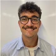 Estudiante del Grado en Biología. Impartiendo clases de forma presencial y/o telemática